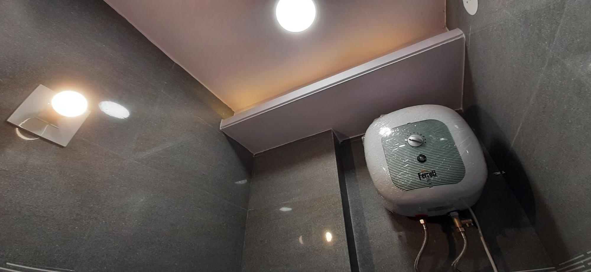 Aggarwal In Independent Flat With Private Kitchen Washroom Fridge Android Tv Wi Fi And Cooking Utensils For Self Cooking Apartment New Delhi
