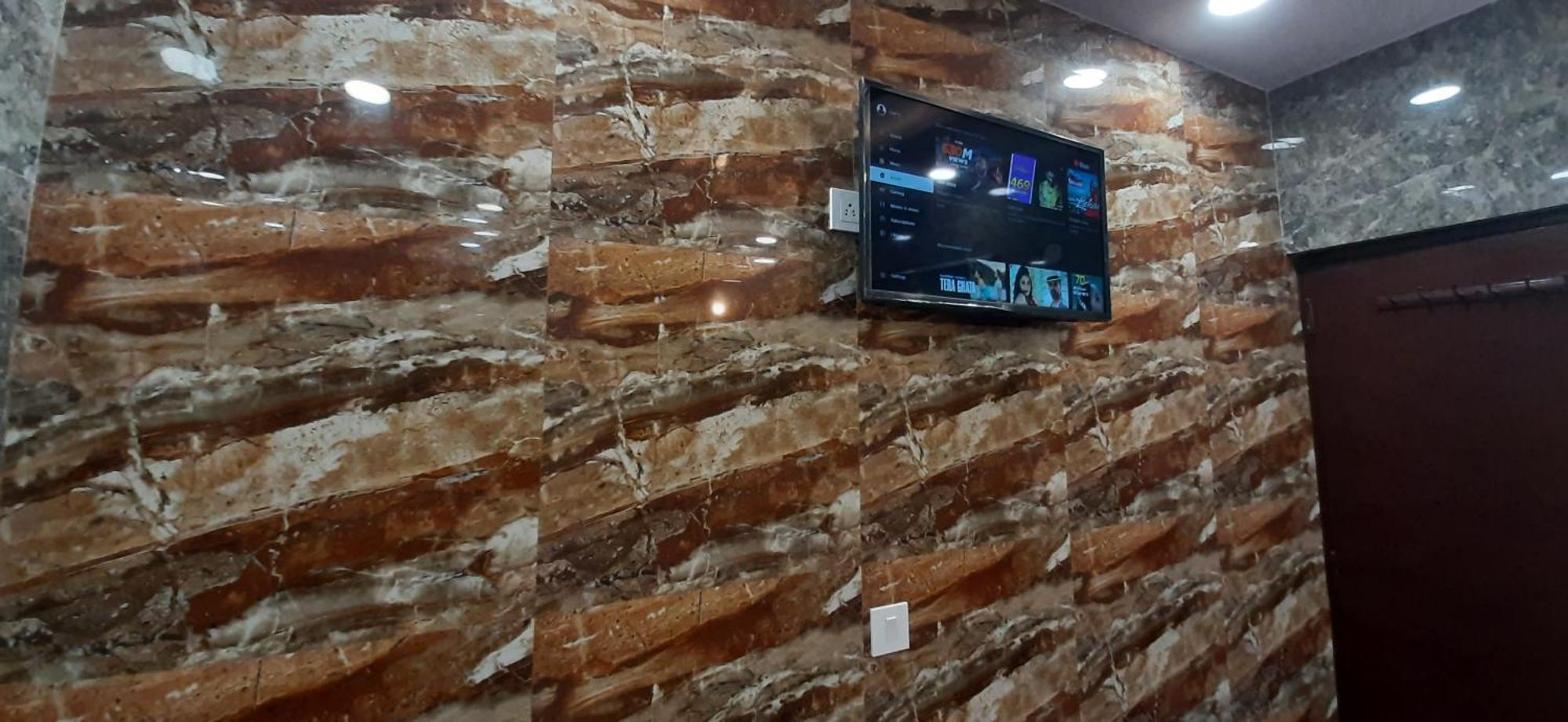 Apartment Aggarwal In Independent Flat With Private Kitchen Washroom Fridge Android Tv Wi Fi And Cooking Utensils For Self Cooking New Delhi