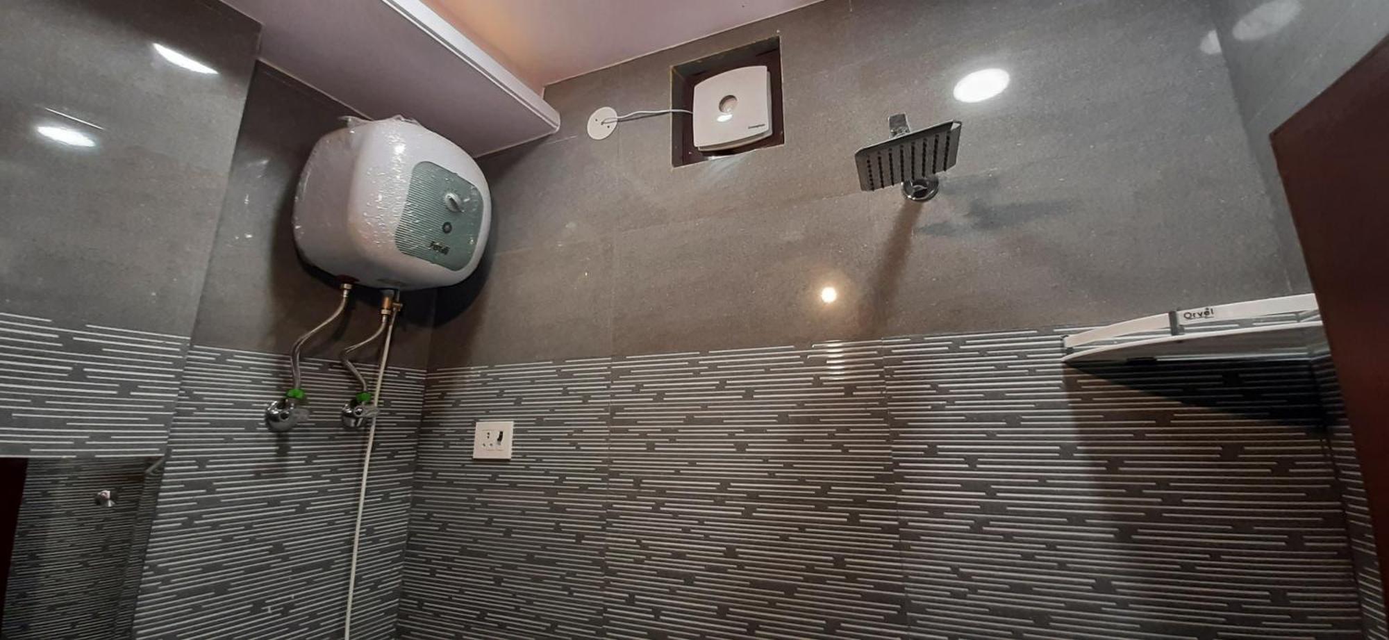 Apartment Aggarwal In Independent Flat With Private Kitchen Washroom Fridge Android Tv Wi Fi And Cooking Utensils For Self Cooking