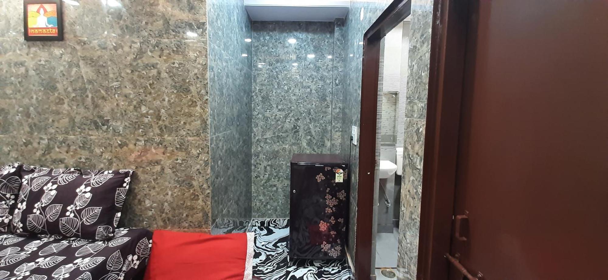 Aggarwal In Independent Flat With Private Kitchen Washroom Fridge Android Tv Wi Fi And Cooking Utensils For Self Cooking Apartment *