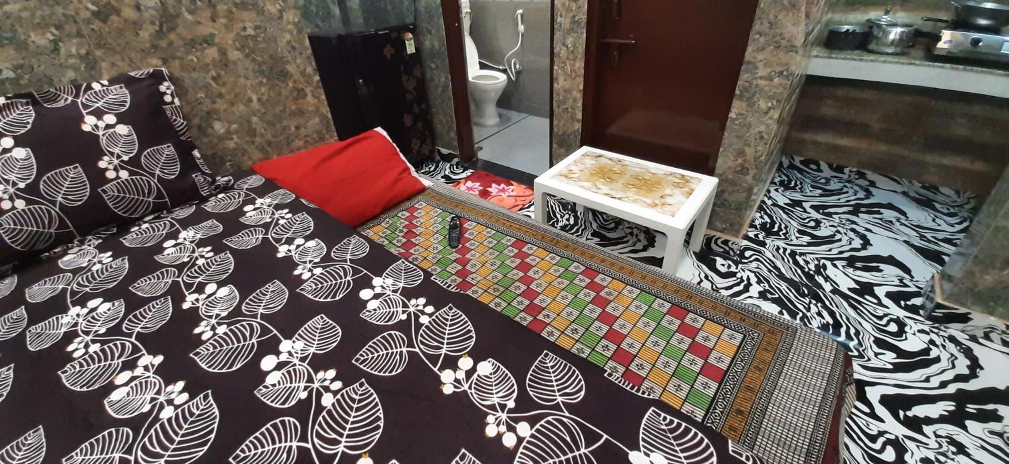 Apartment Aggarwal In Independent Flat With Private Kitchen Washroom Fridge Android Tv Wi Fi And Cooking Utensils For Self Cooking
