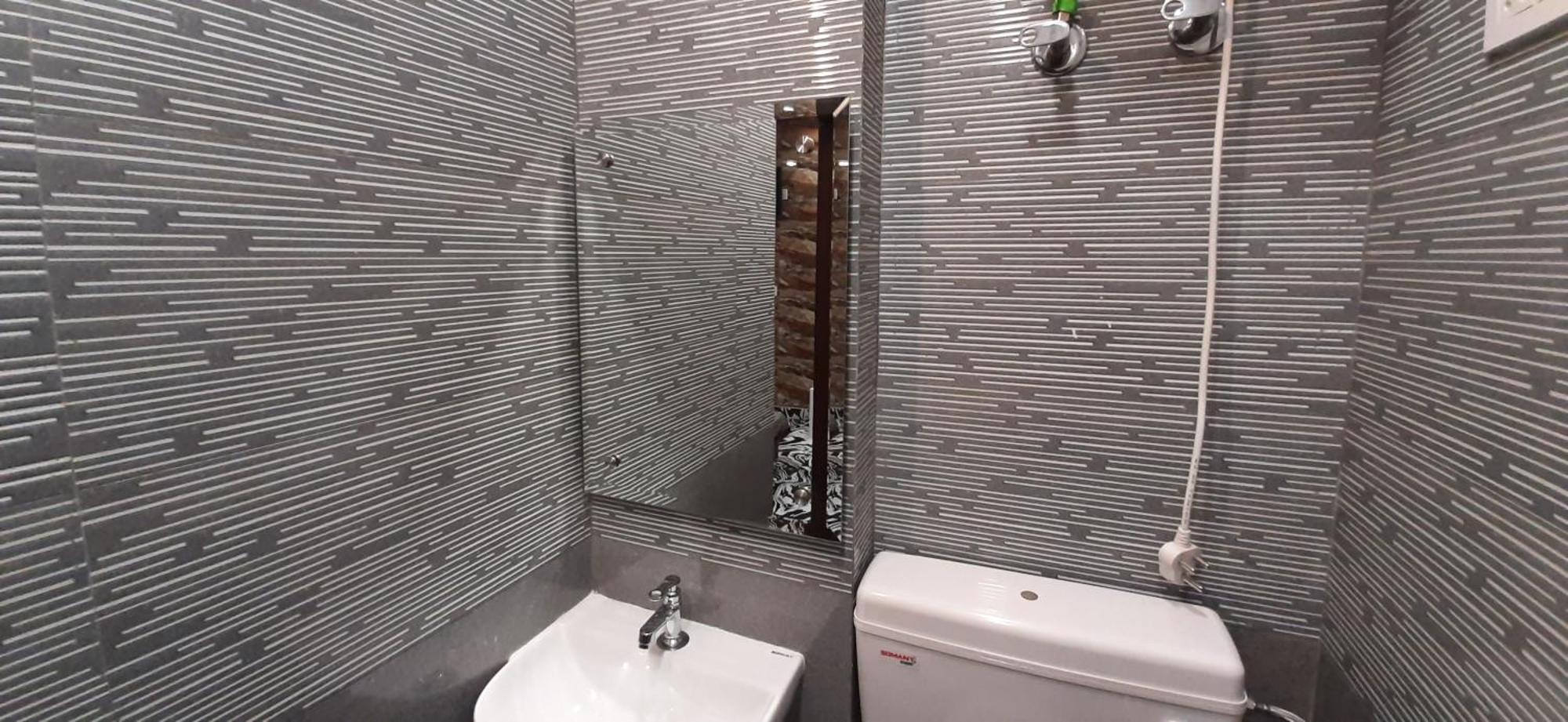 Apartment Aggarwal In Independent Flat With Private Kitchen Washroom Fridge Android Tv Wi Fi And Cooking Utensils For Self Cooking New Delhi