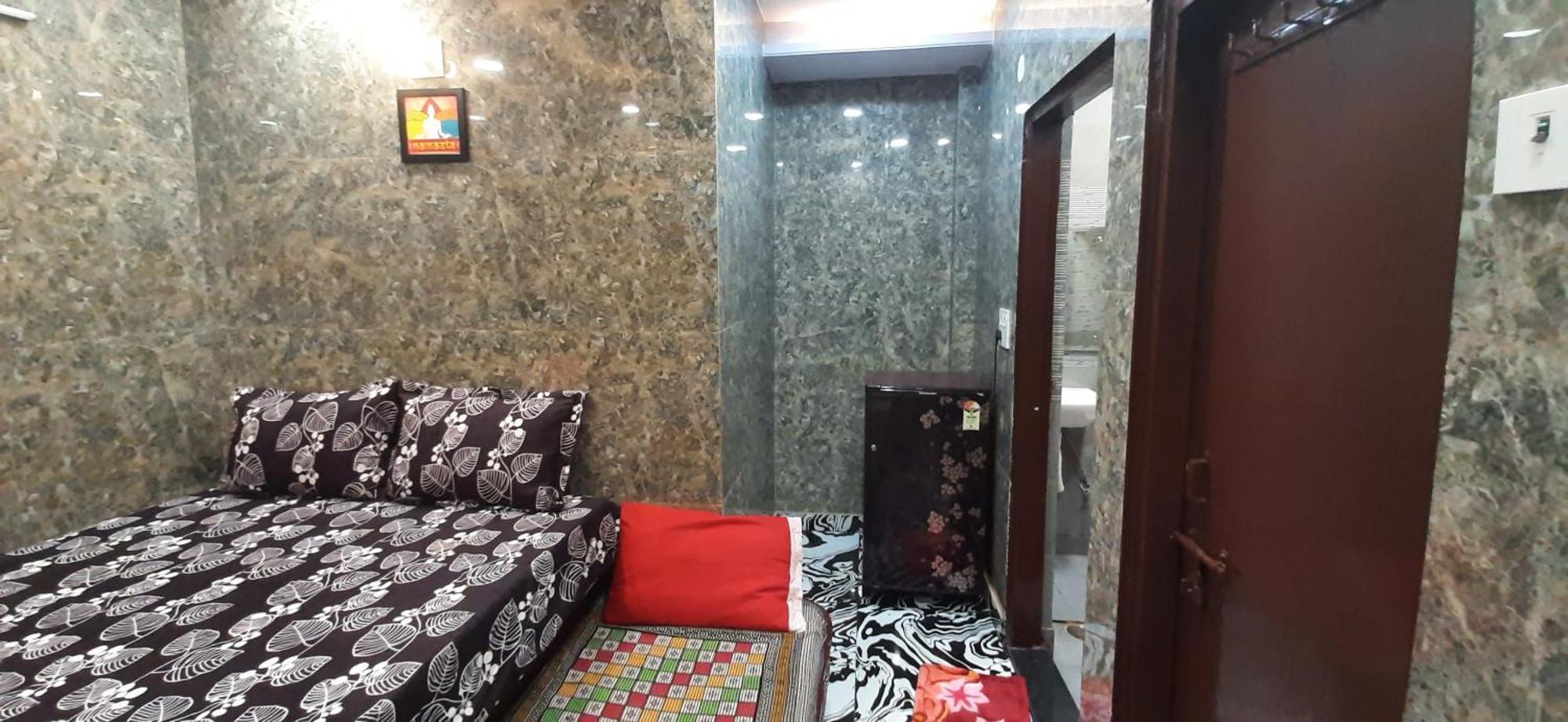 Apartment Aggarwal In Independent Flat With Private Kitchen Washroom Fridge Android Tv Wi Fi And Cooking Utensils For Self Cooking New Delhi