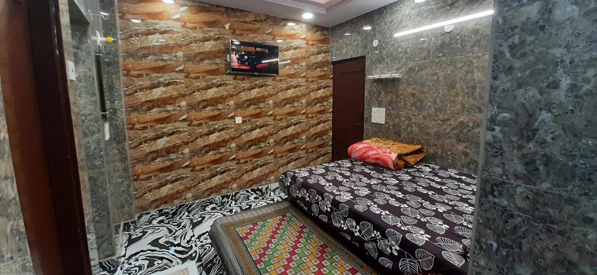 Apartment Aggarwal In Independent Flat With Private Kitchen Washroom Fridge Android Tv Wi Fi And Cooking Utensils For Self Cooking *